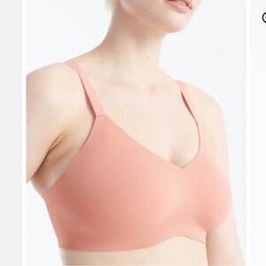 Knix Padded V-Neck Bra - Thick Strap